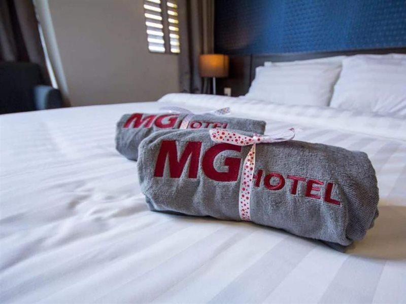Omg Hotel Simpang Ampat  Exterior photo